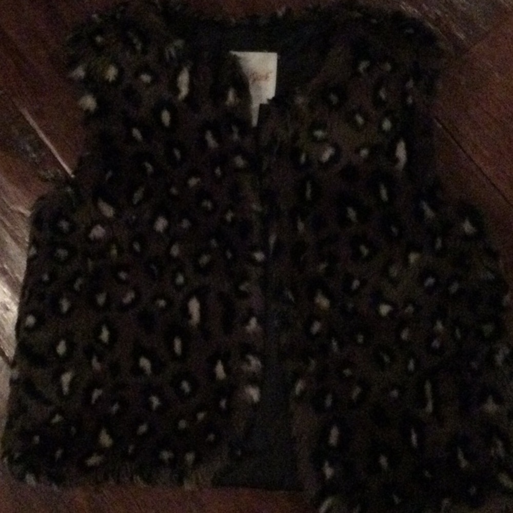 1 girls furry vest